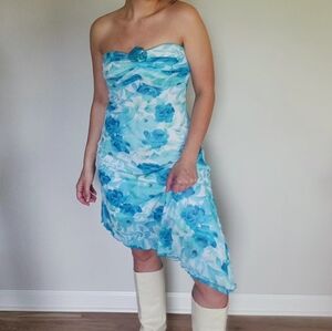 Vintage blue and white strapless dress